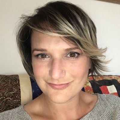 Profile Picture of Amy Wallace (@awallaroo) on Twitter