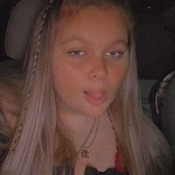 Profile Picture of Elizabeth Blansit (@eblansit88) on Poshmark