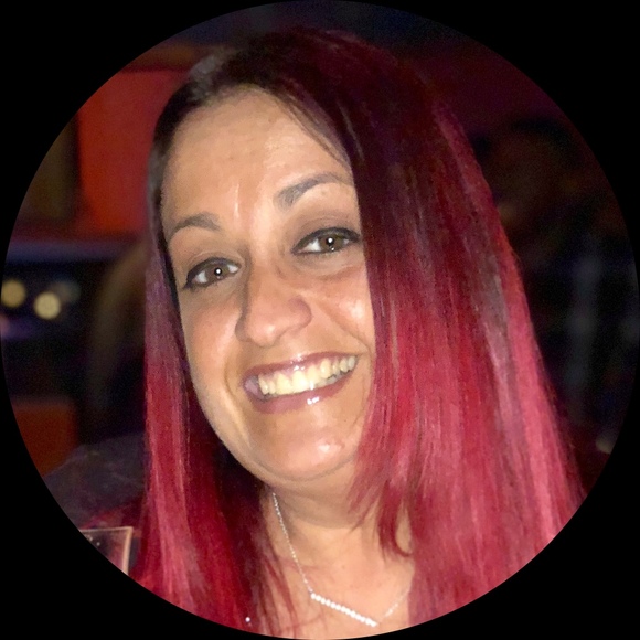 Profile Picture of Lisa Cappelli (@zuul23) on Poshmark