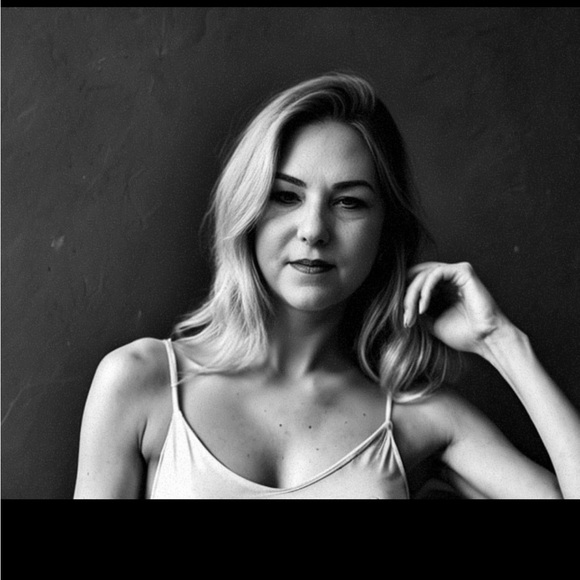 Profile Picture of Paula Ricks (@labcitychick) on Poshmark