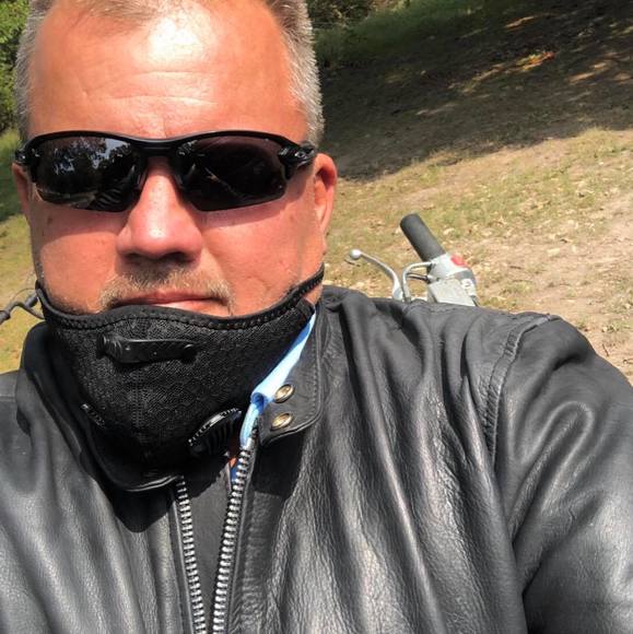 Profile Picture of Mark Roeder (@markjroeder) on Poshmark