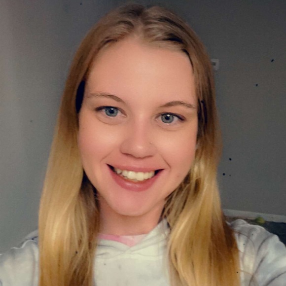 Amanda Sublette - Poshmark Profile Picture of Amanda Sublette (@amandasublette) on Poshmark