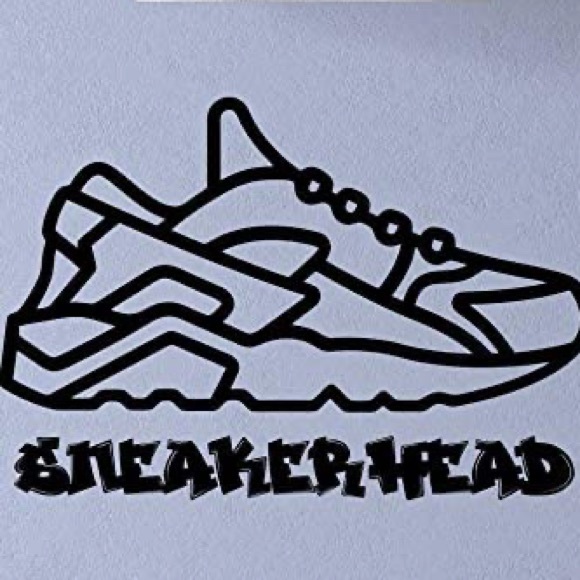 Profile Picture of Brian James (@brianjamesbs1) on Poshmark