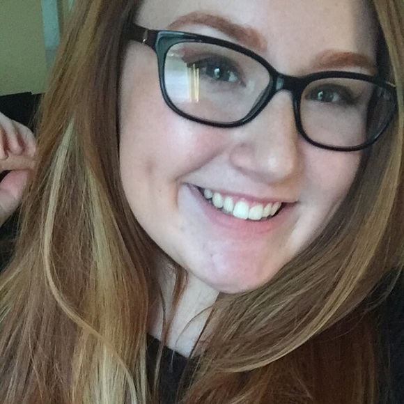 Profile Picture of Cierra Long (@_cierralong) on Poshmark