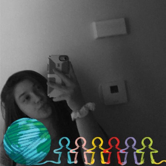 Profile Picture of Kaelani Deyesso champignie (@kaelanid) on Poshmark