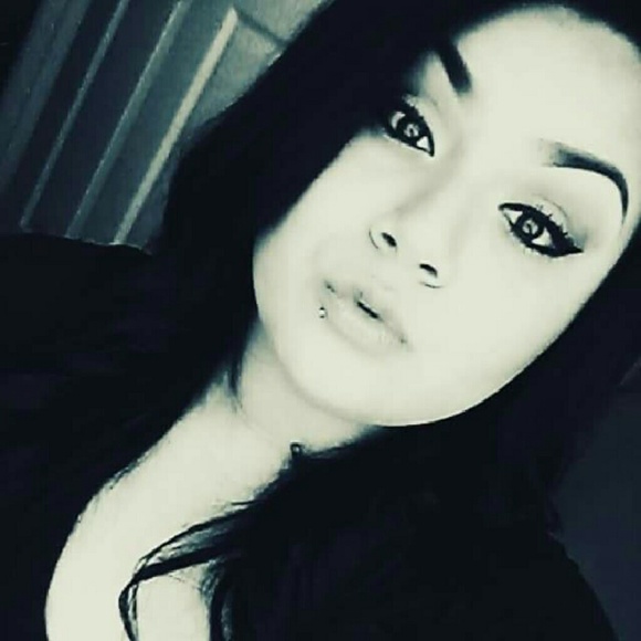 Profile Picture of Jazmin Monares (@jazmin510) on Poshmark