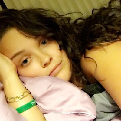 Profile Picture of Brittany Campbell (@B_Cchillen) on Twitter