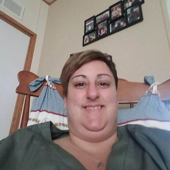 Profile Picture of Amy Sproles (@caidansmommie) on Poshmark