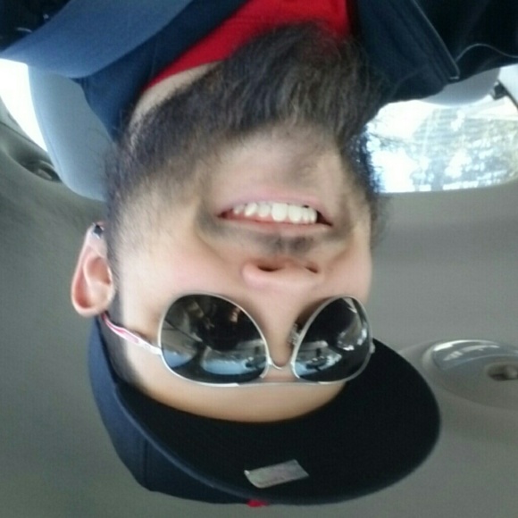 Profile Picture of Mike Farley (@farlemi) on Poshmark