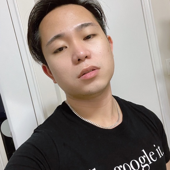 Profile Picture of Christian Doria (@christiandoria) on Poshmark