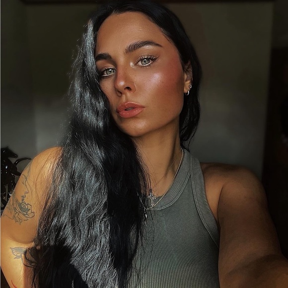 Morgan Primasing - Poshmark Profile Picture of Morgan Primasing (@morgsss22) on Poshmark