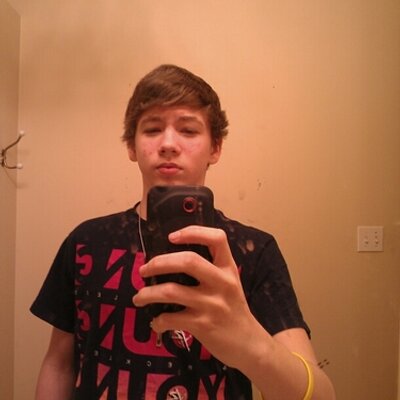 Profile Picture of Zach Sterling (@metalmulishia99) on Twitter