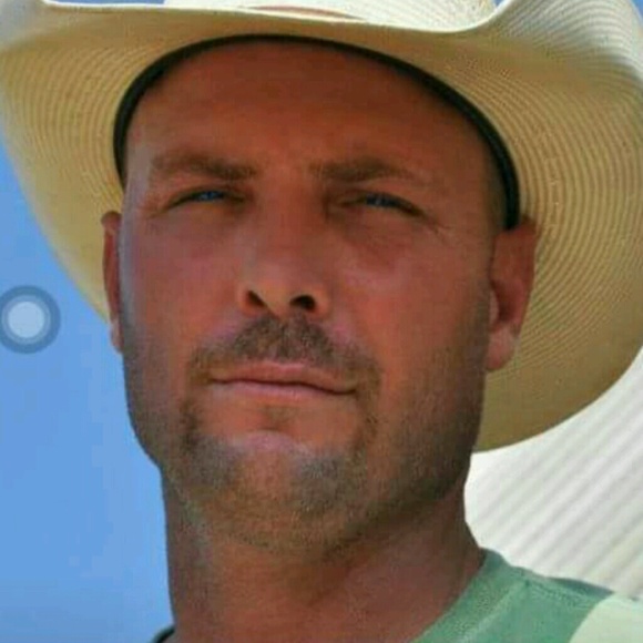 Profile Picture of William Bretthorst (@bill1414) on Poshmark