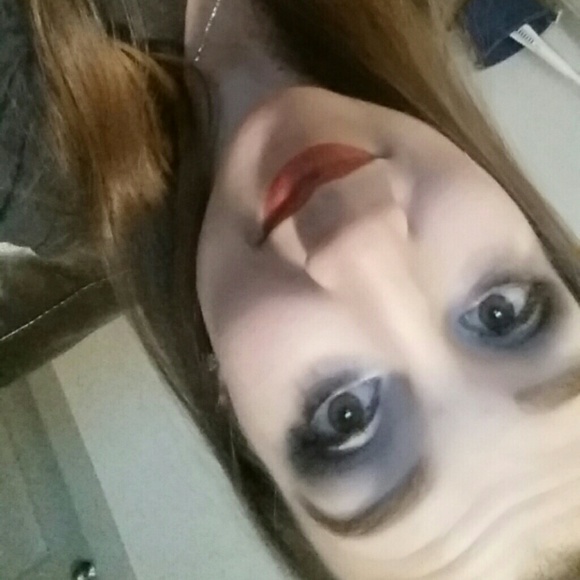 Debbie Muehr - Poshmark Profile Picture of Debbie Muehr (@debbiemuehr) on Poshmark