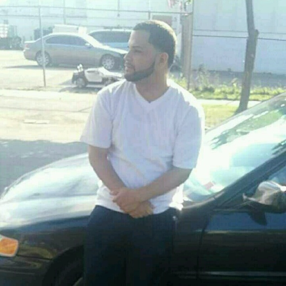 Profile Picture of Manuel Caraballo (@gdod1991) on Poshmark