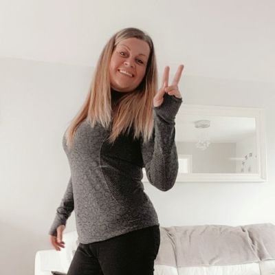 Profile Picture of Lisa Foreman (@mrscuriosity) on Twitter