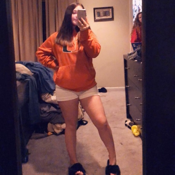 Profile Picture of Jordan Zickafoose (@jzickafoose) on Poshmark