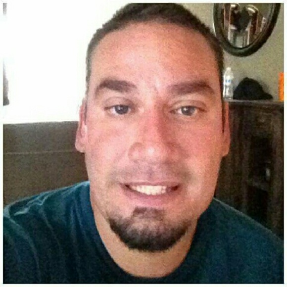 Profile Picture of Gilbert Moreno (@hkdmoreno) on Poshmark