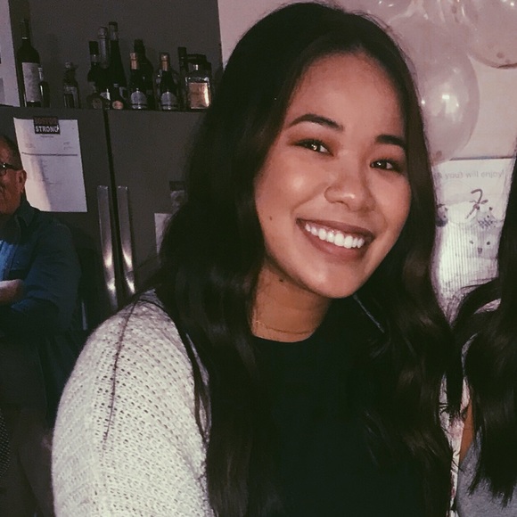 Profile Picture of Dana Chareunsouk (@danaddc) on Poshmark