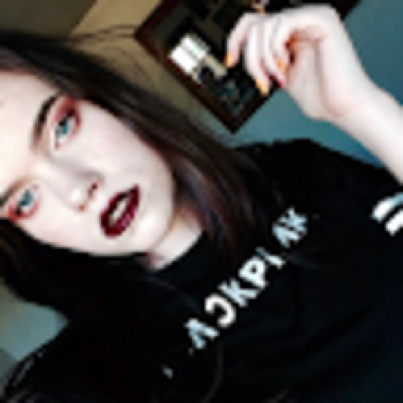 Profile Picture of Whitney Stratton (@w_stratton) on Poshmark