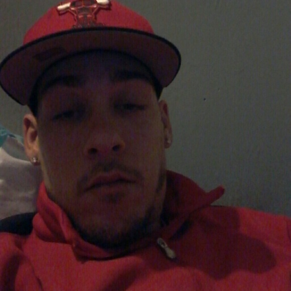 Profile Picture of Andrew Leeth (@droopu89) on Poshmark