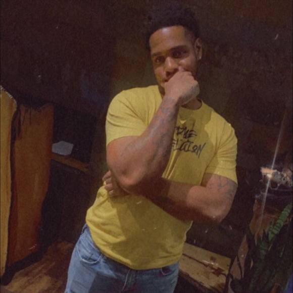 Profile Picture of Carlton Sparks (@carltonsparks) on Poshmark