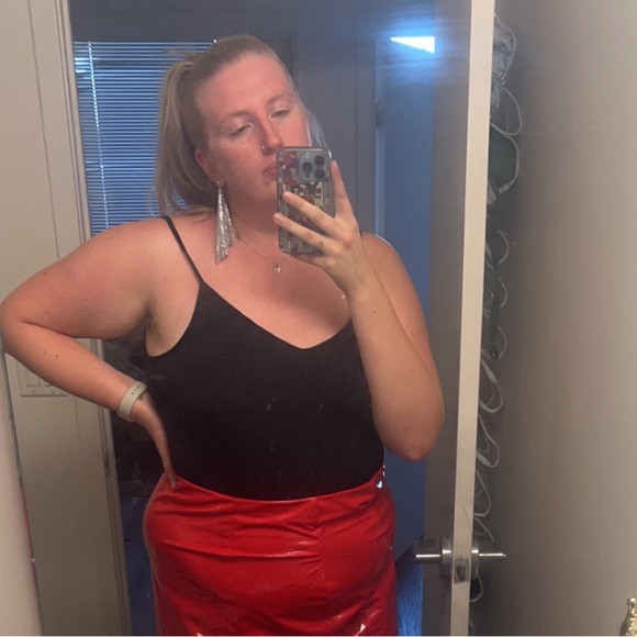 Profile Picture of Ceri Gruber (@cerigruber) on Poshmark
