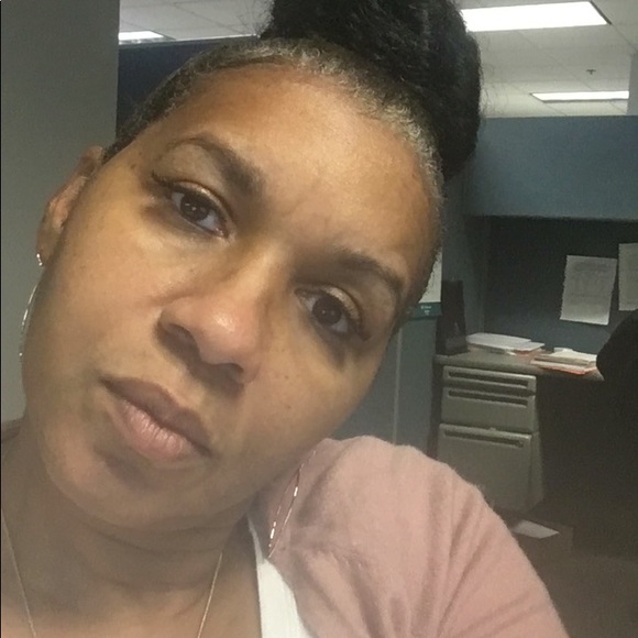 Profile Picture of Cynthia Lovelace (@1lovelace980) on Poshmark