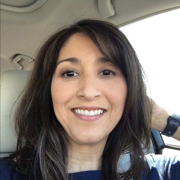 Profile Picture of Cindy Fanning (@czfanning) on Poshmark
