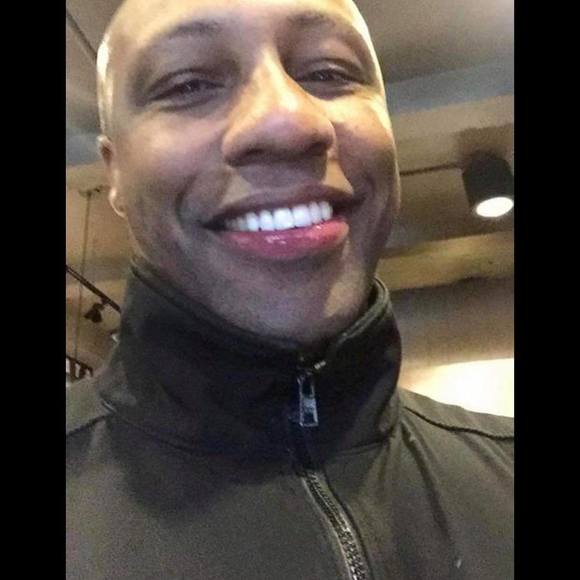 Profile Picture of Eric Eason (@ericeason95) on Poshmark