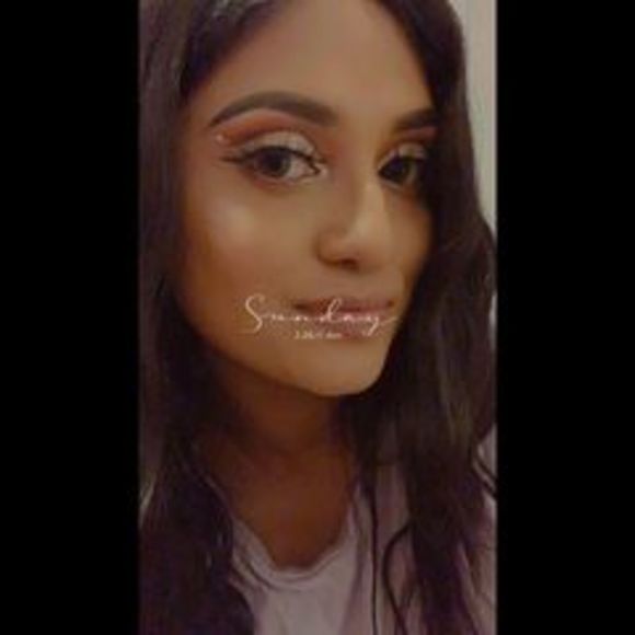 Profile Picture of Sumaiya Eskendar (@sumaiyaeskendar) on Poshmark