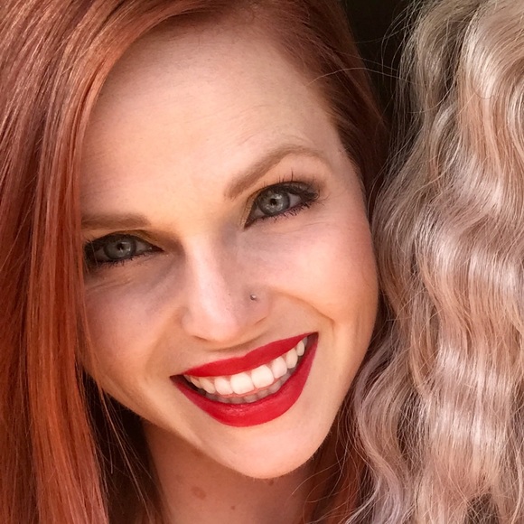 Lauren Ellenberger - Poshmark Profile Picture of Lauren Ellenberger (@leellnbrgr) on Poshmark