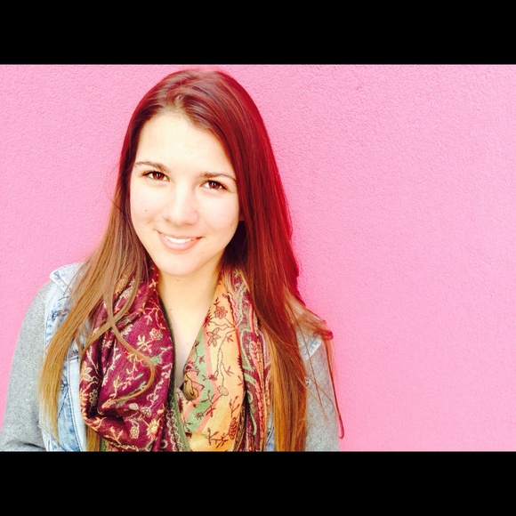 Karly Centanni - Poshmark Profile Picture of Karly Centanni (@karlyraec) on Poshmark