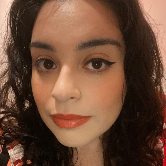 Profile Picture of Bianca Porras (@b_porras) on Poshmark