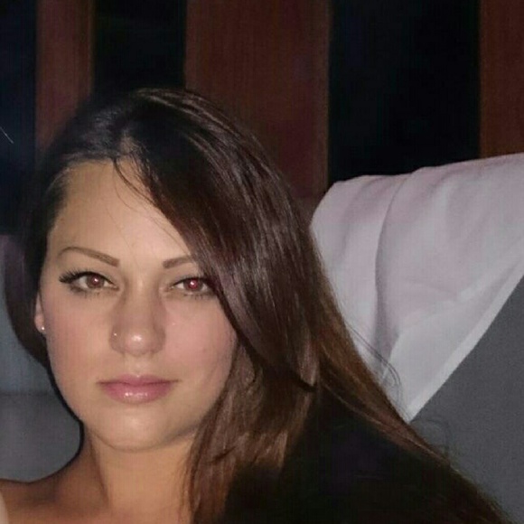 Profile Picture of Leah Bryan (@leahbean30) on Poshmark