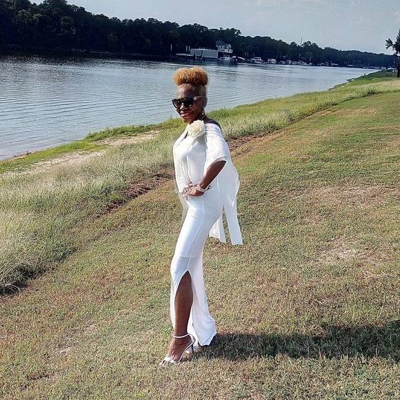 Profile Picture of Julia Whitley (@juliajew2) on Poshmark