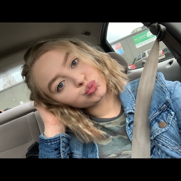 Profile Picture of Tabitha Bailey (@tabithabailey16) on Poshmark