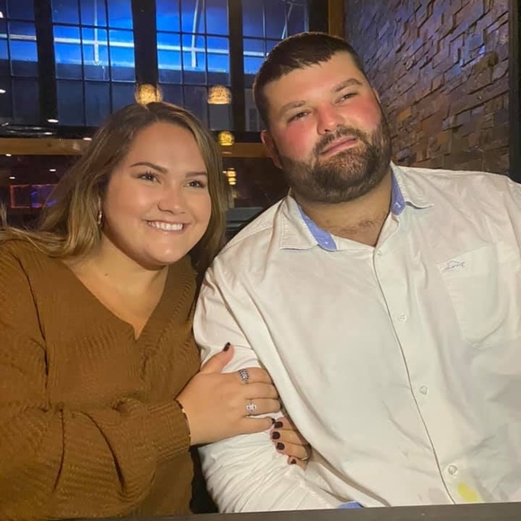 Profile Picture of Elizabeth Tevnan (@elizatevs) on Poshmark