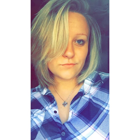 Profile Picture of Katy Rosche (@kmrosche) on Poshmark