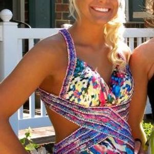 Profile Picture of Kimberley Hall (@swimchick0o0o0) on Myspace