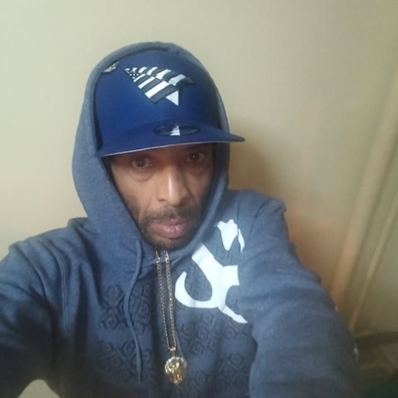 Profile Picture of David Miles (@milesd759) on Poshmark