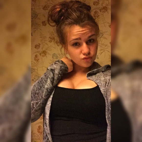 Profile Picture of Kate David (@19davidk) on Poshmark