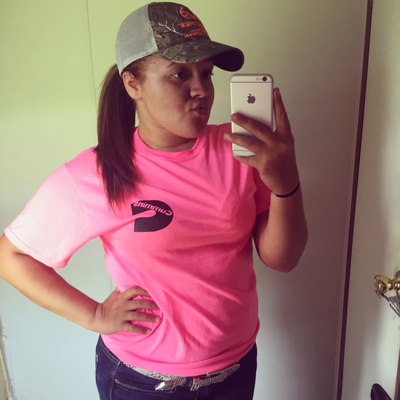 Profile Picture of Bethany Pettiford (@bethanypetti15) on Poshmark