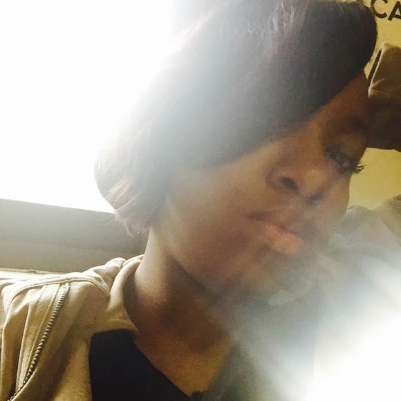 Profile Picture of Kenshia Más que precioso (@kua) on Poshmark