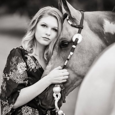Profile Picture of Melissa Hacker (@MelissaHacker) on Twitter