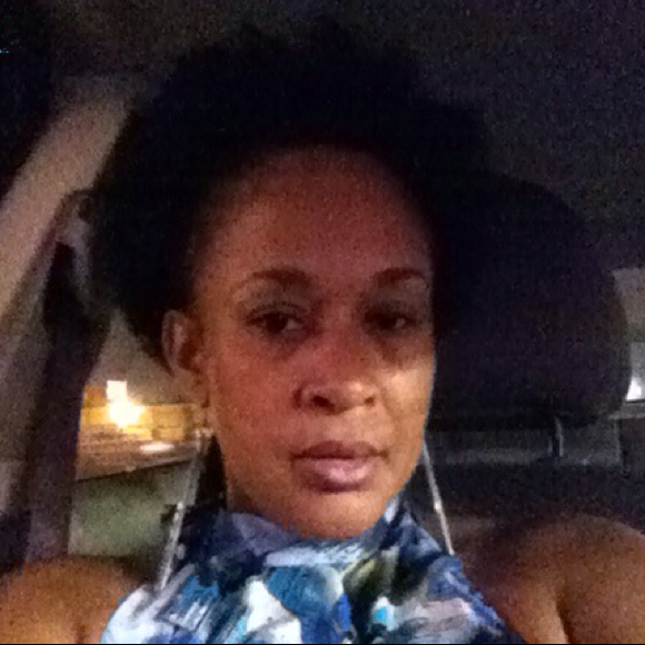 Profile Picture of Donna Edwards (@donna13) on Poshmark