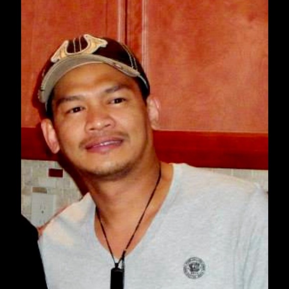 Profile Picture of Ely Mones (@elim13) on Poshmark