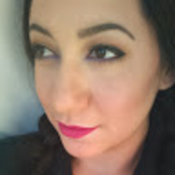 Profile Picture of Katie Truhitte (@ktru1711) on Poshmark