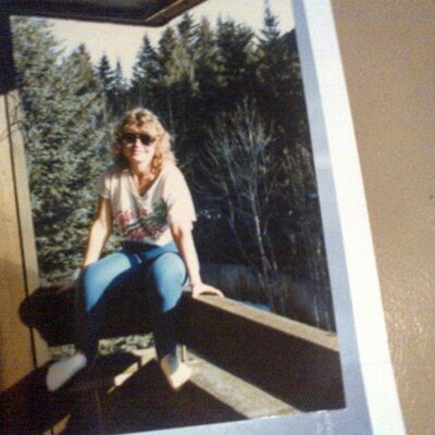 Profile Picture of April Conway (@ArcticAprilC) on Twitter