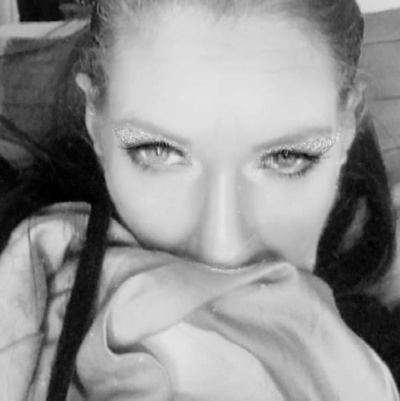 Profile Picture of Marie Viafore (@marieviafore) on Poshmark